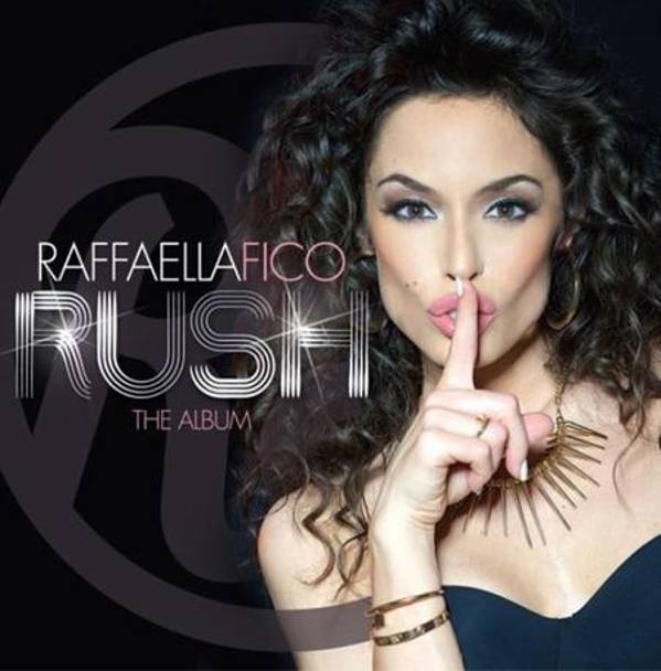 Raffaella Fico in versione popstar. Preceduto dal singolo,  uscito il suo primo album, &#39;Rush&#39;. (Instagram) 